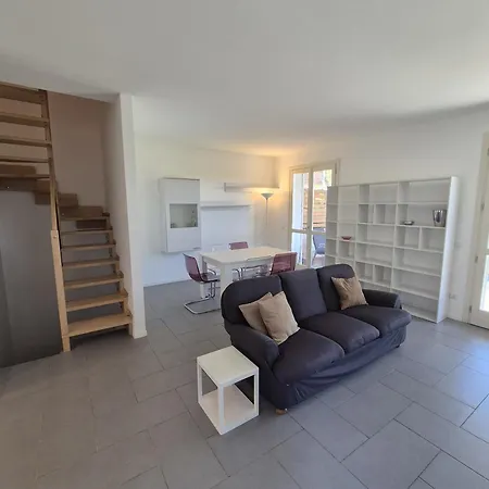 A Casa Di Elena * لسا