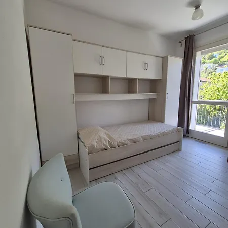 A Casa Di Elena Леза