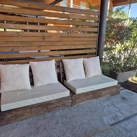 Casa vacanze A Casa Di Elena Lesa