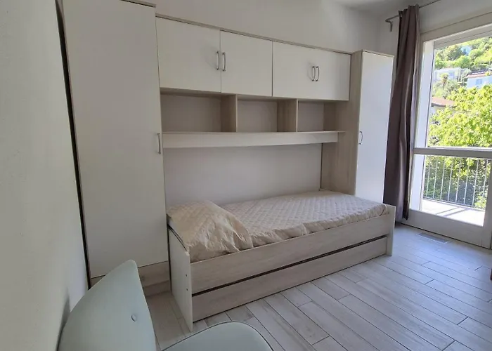 A Casa Di Elena Lesa