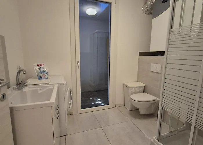 A Casa Di Elena